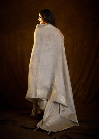 Indo Silk Grey Sarees Crafted With A Blend Of Linen And Silk Offer A Unique Combination Of Texture And Elegance