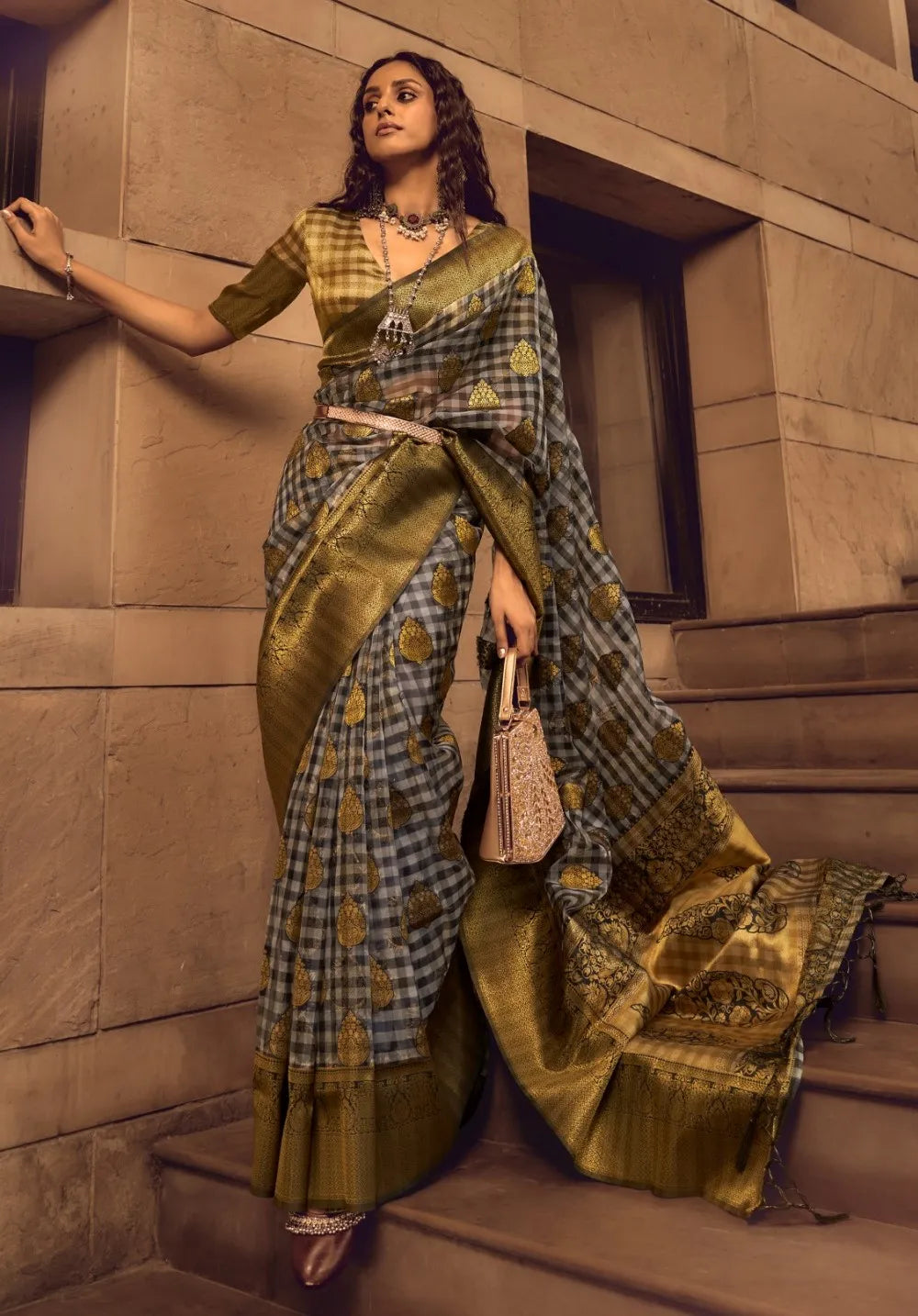 Handloom Weaving Silk Saree with Golden Accents – Luxurious Checkered Design