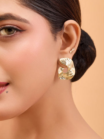 Elegant Anti-Tarnish Gold Statement Earrings – Vintage Swirl Design