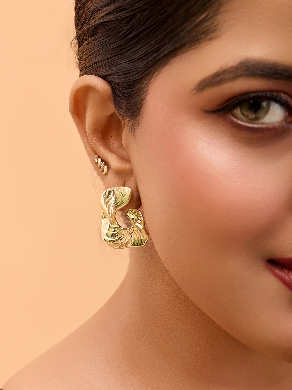 Elegant Anti-Tarnish Gold Statement Earrings – Vintage Swirl Design