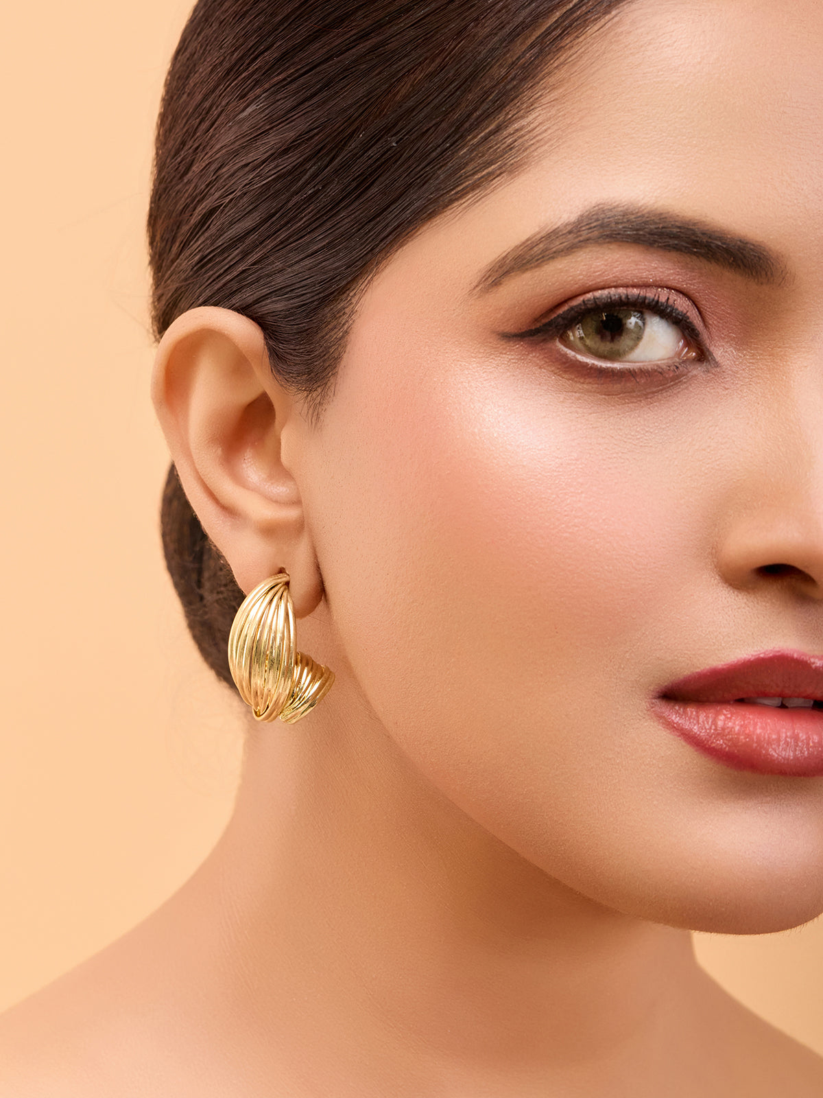 Elegant Gold-Plated Earrings – Twisted Swirl Design (Anti-Tarnish)
