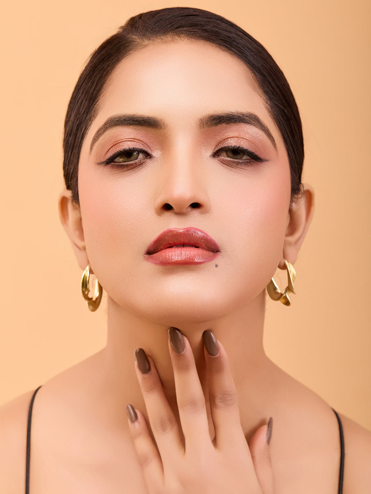 Elegant Gold-Plated Leaf Design Earrings – Anti-Tarnish Finish