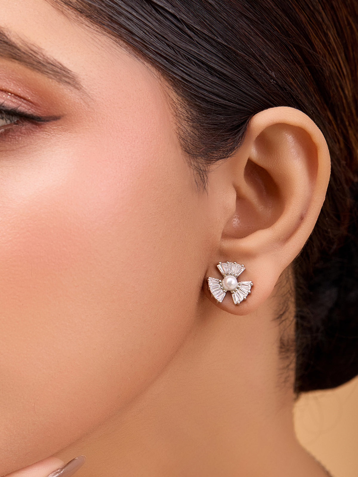 Silver-Plated Floral Pendant and Earring Set – Crystal Design