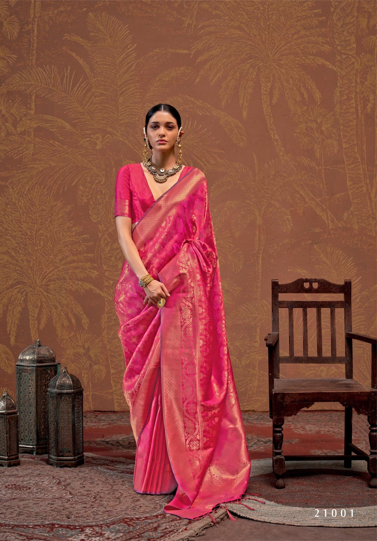 Radiant Pink Banarasi Handloom Saree – A Perfect Blend of Tradition & Style